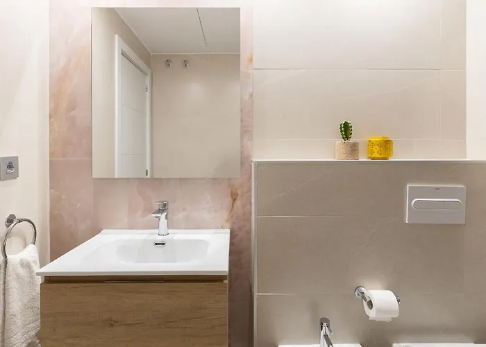 Cosmo Consell De Cent - Plaza Universitat *